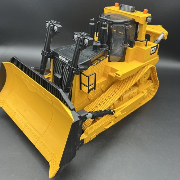 BRUDER 2405/01 Toy Tractor 2012 Big 1:16 Construction Caterpillar Dozer USED - Picture 7 of 15
